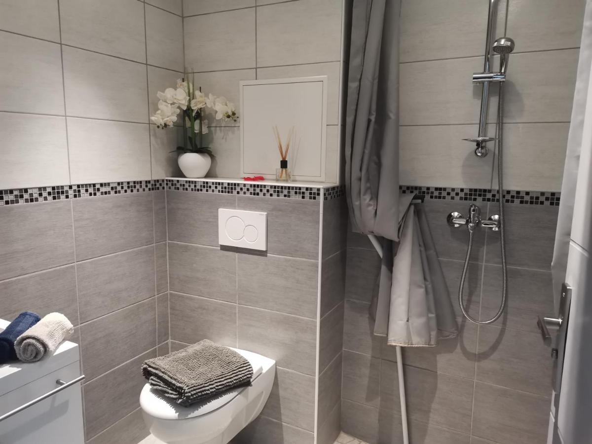 Le Pommiers Apartment ภายนอก รูปภาพ