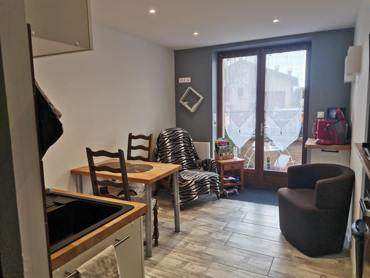 Le Pommiers Apartment ภายนอก รูปภาพ